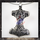 Thors Hammer mit Pentagramm und Ornamenten